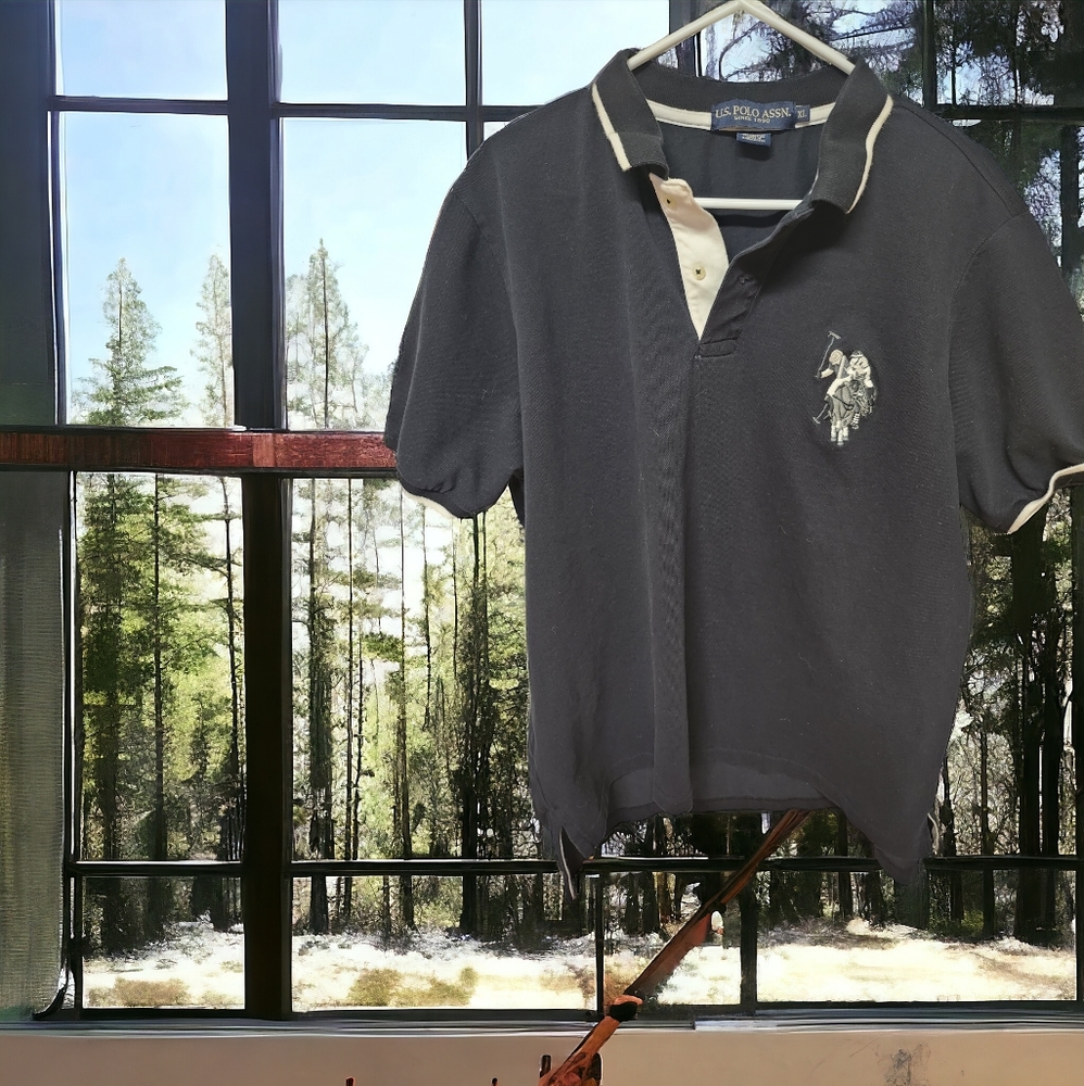 US Polo Association Blk Polo Shirt, w/ Polo player/ horse embellishments, sz XL